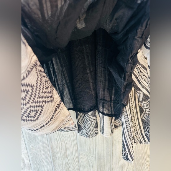 Dex Monochrome Patterned Mini Dress - Picture 10 of 13